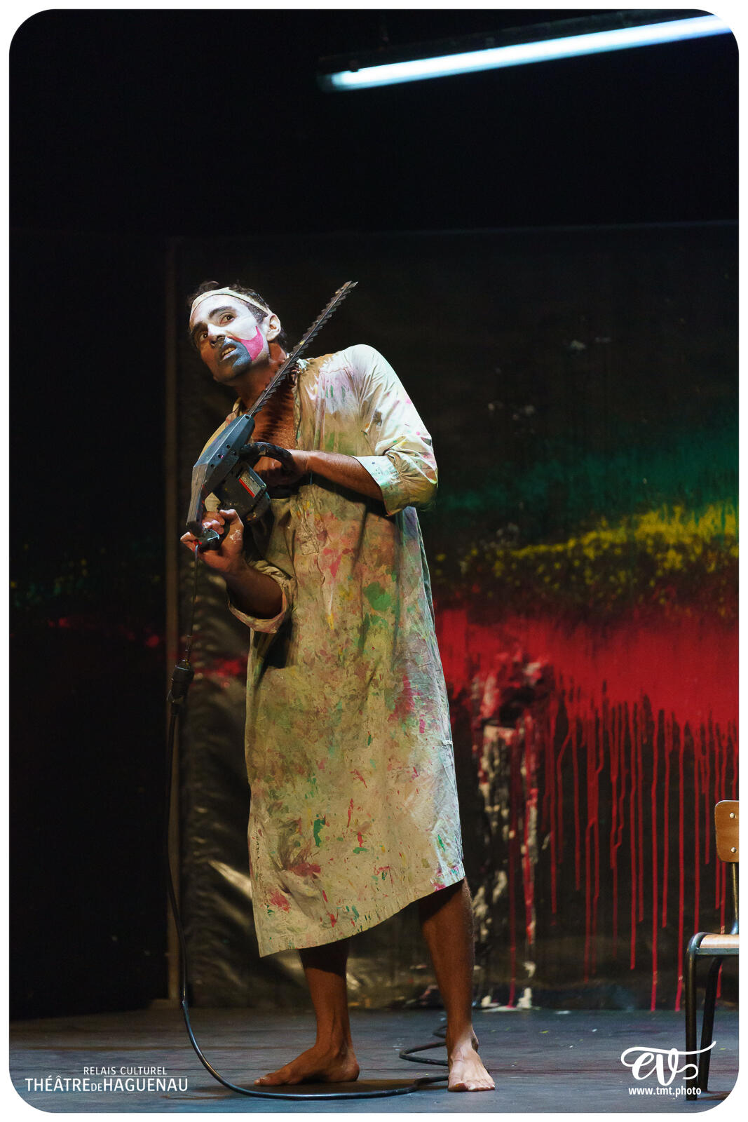 TROP PRÈS DU MUR (TYPHUS BRONX)